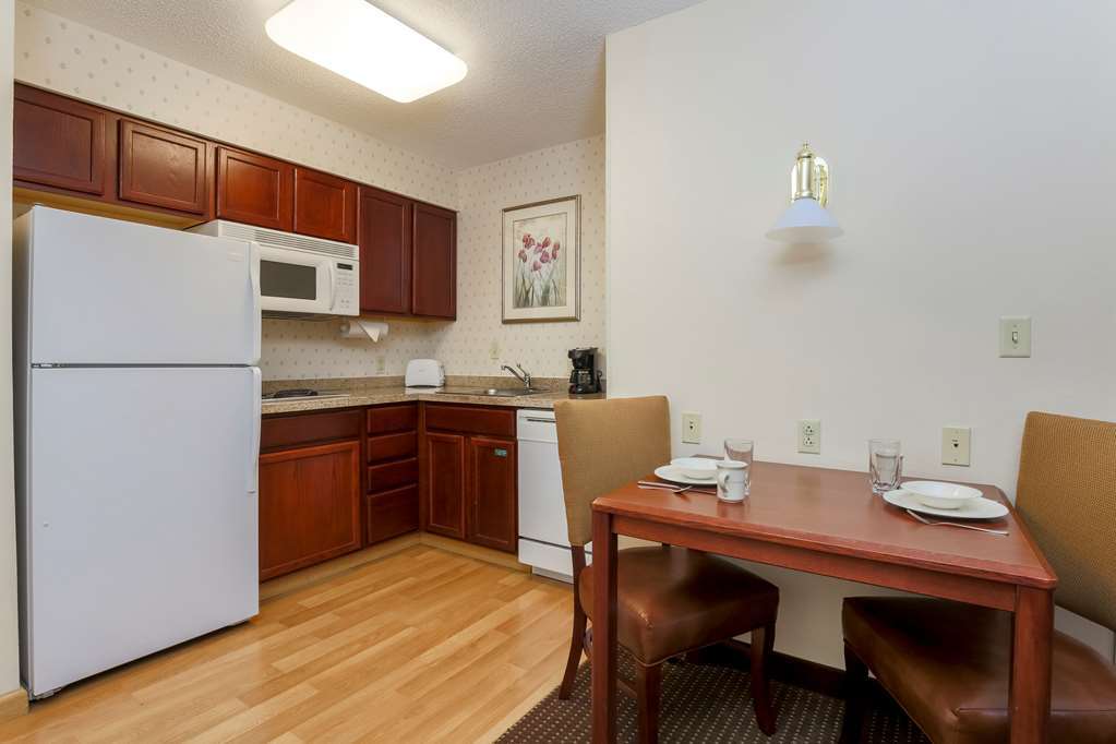 Homewood Suites By Hilton Erie Kearsarge Oda fotoğraf